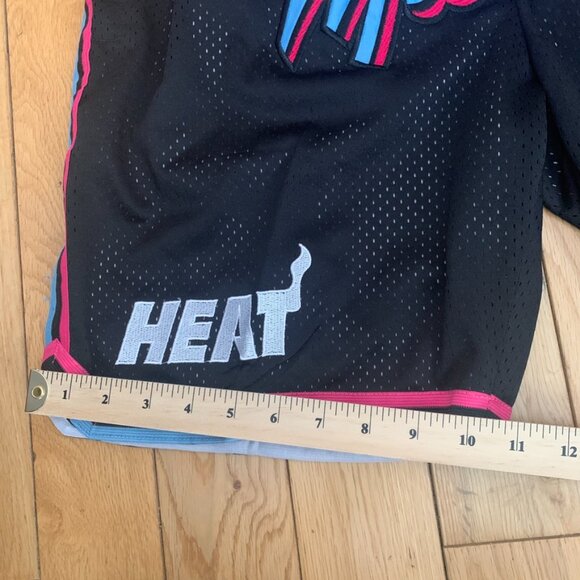 Miami Heat Just Don Basketball Shorts men’s Small stitched black pink blue USA - Picture 7 of 8